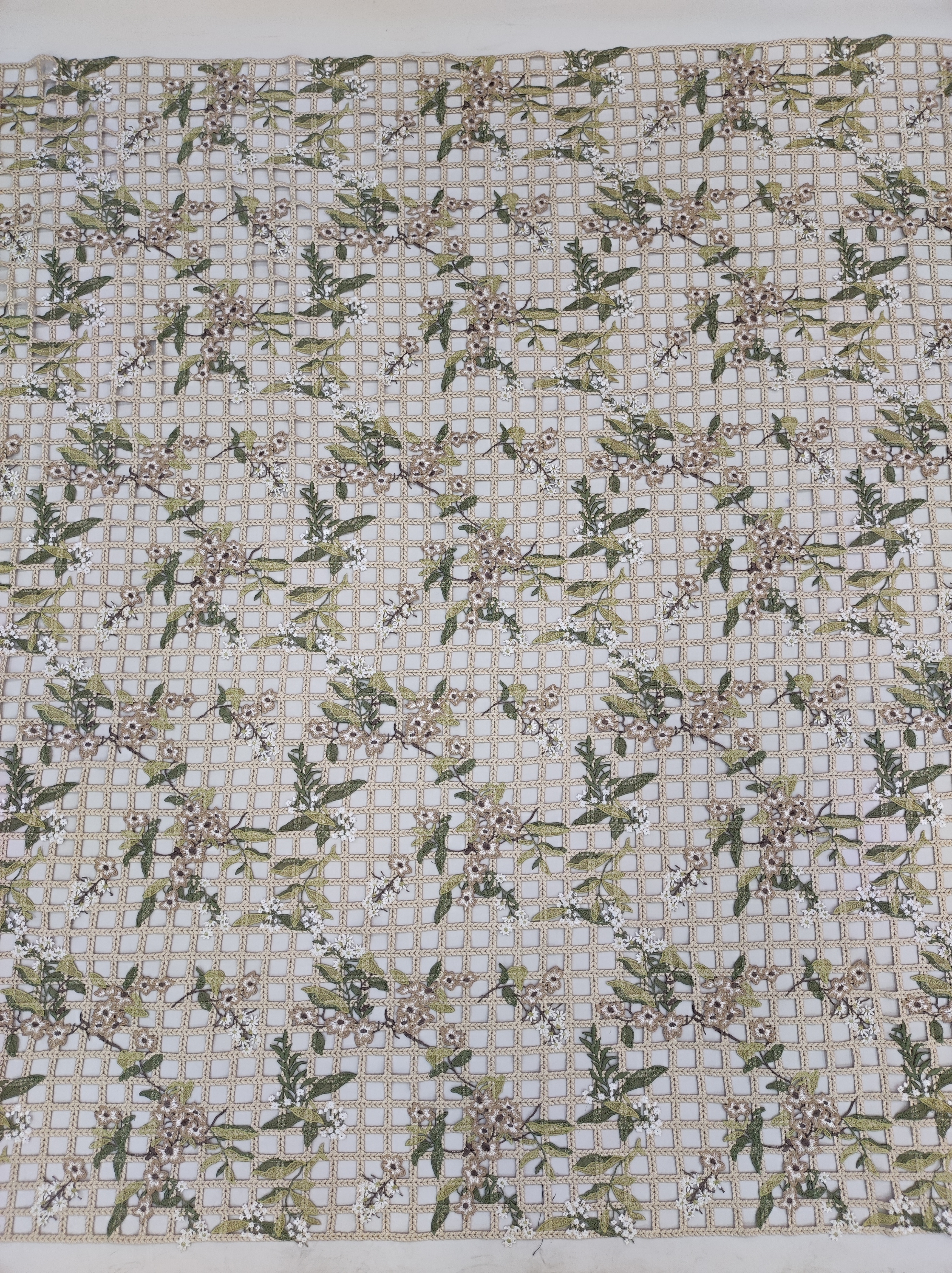 Lattice Flower and Leaf Pattern Fashion Chemical Embroidery   HKS11226-W001  