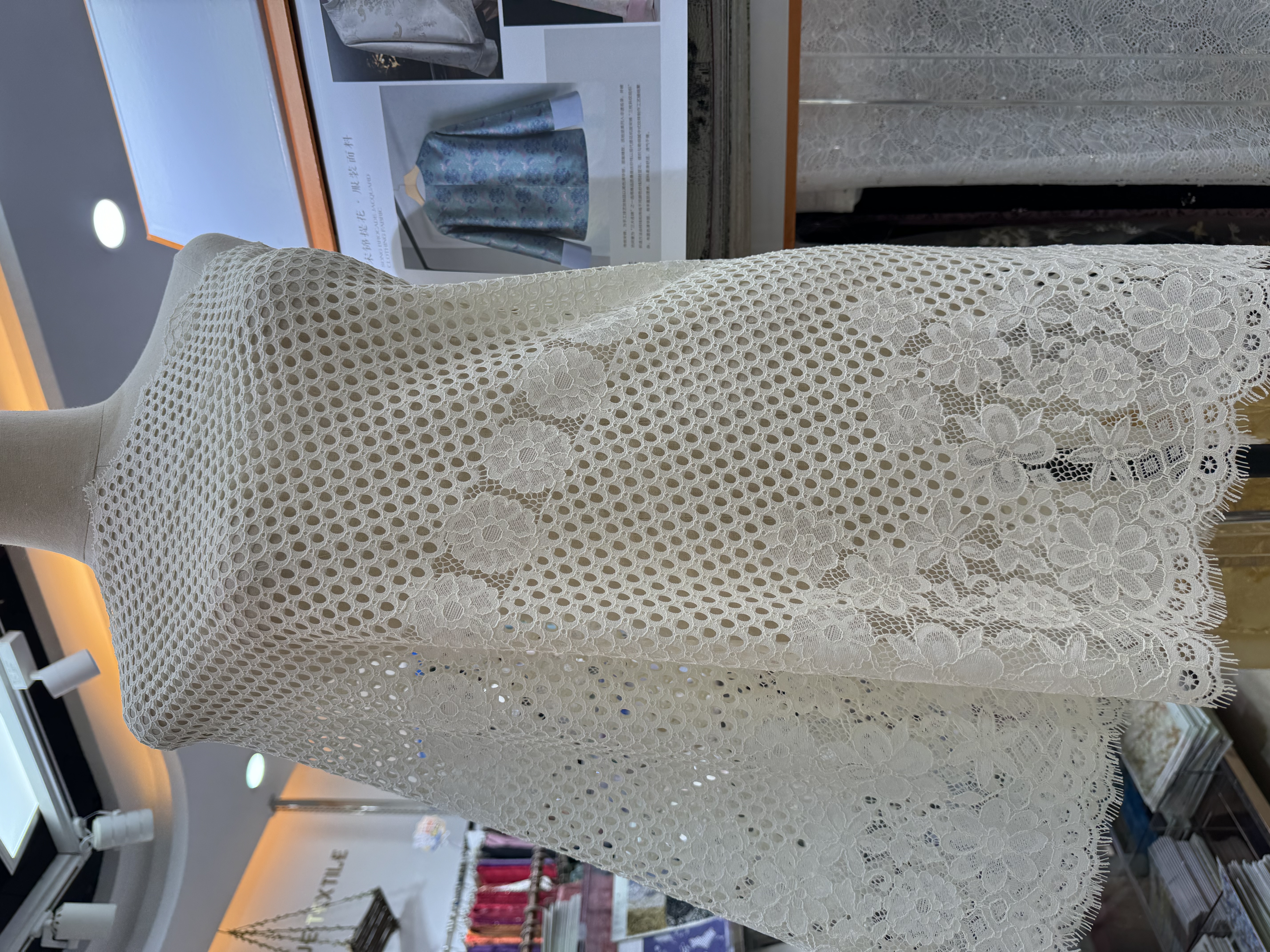 Unique Design White Floral Pattern with Cord Thread and Eyelash Trim Chemical Embroidery Fabric   textile company,lace,bridal dress fabric