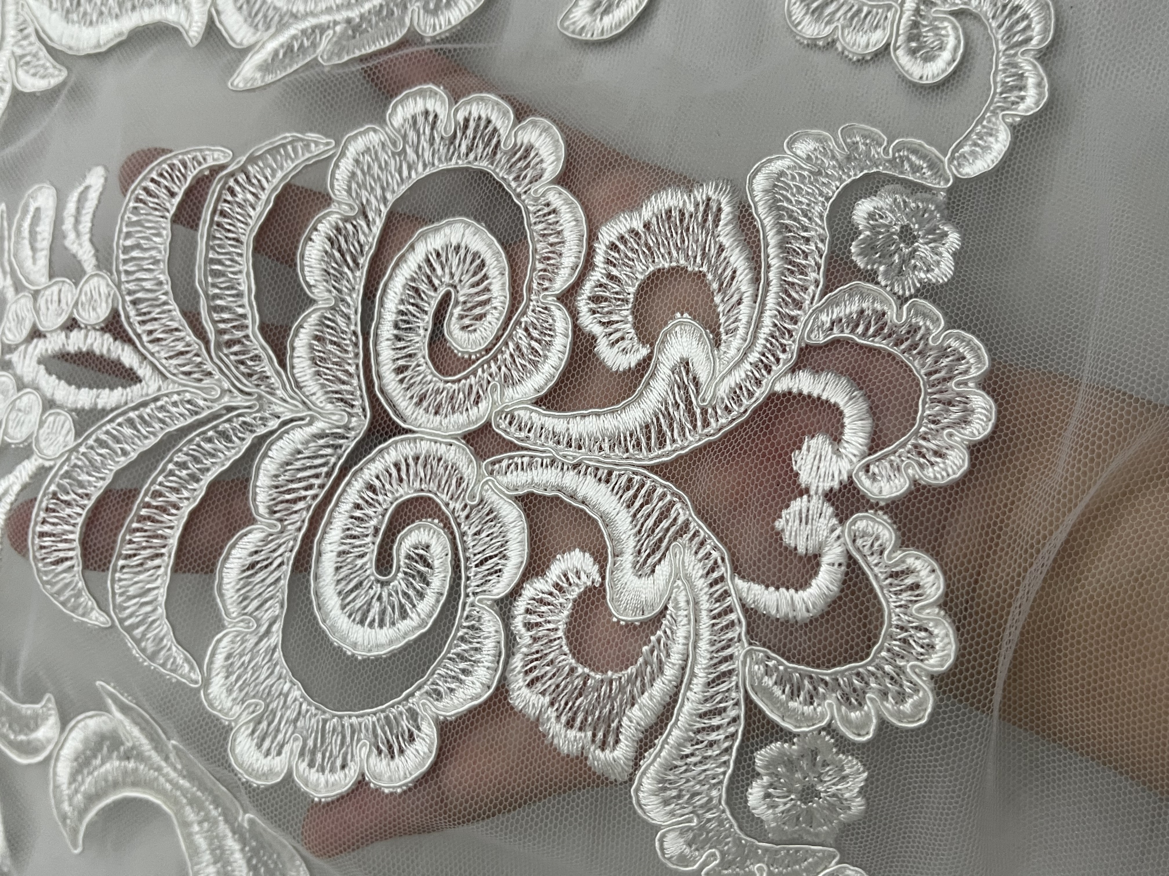 Creative White Flowers Pattern with cord Plain Embroidery HKP10018-R401  
