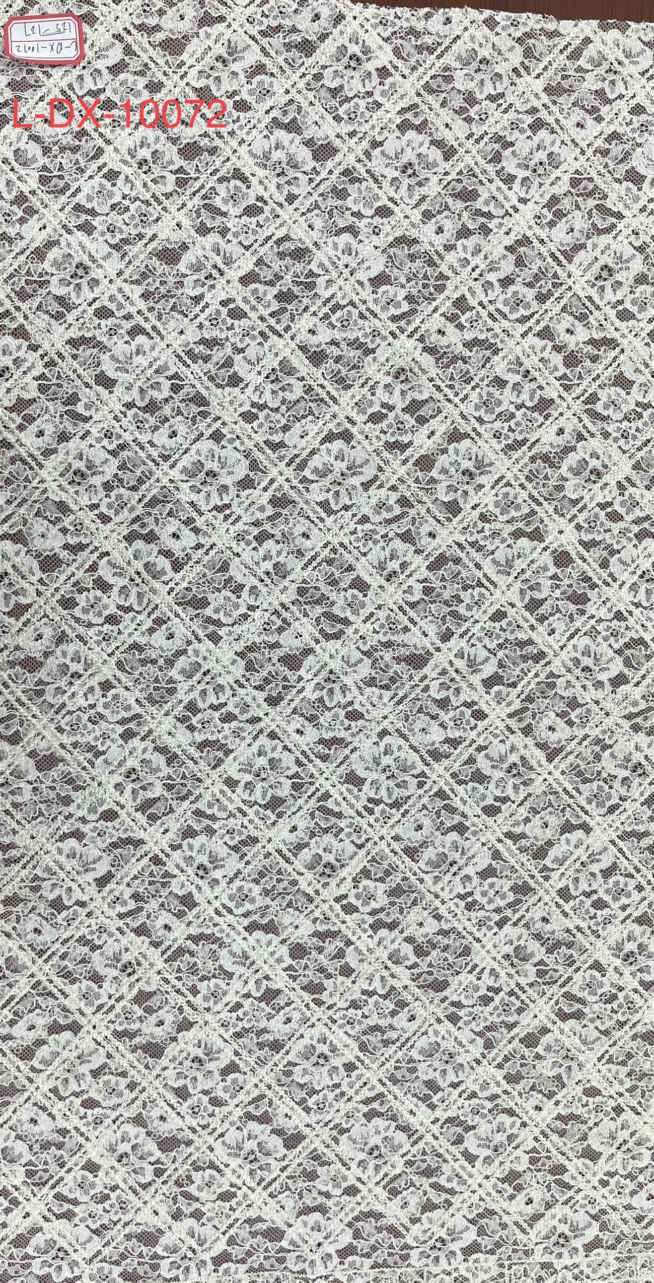 Elegant White Flower Pattern  Lace Fabric L-DX-10072  