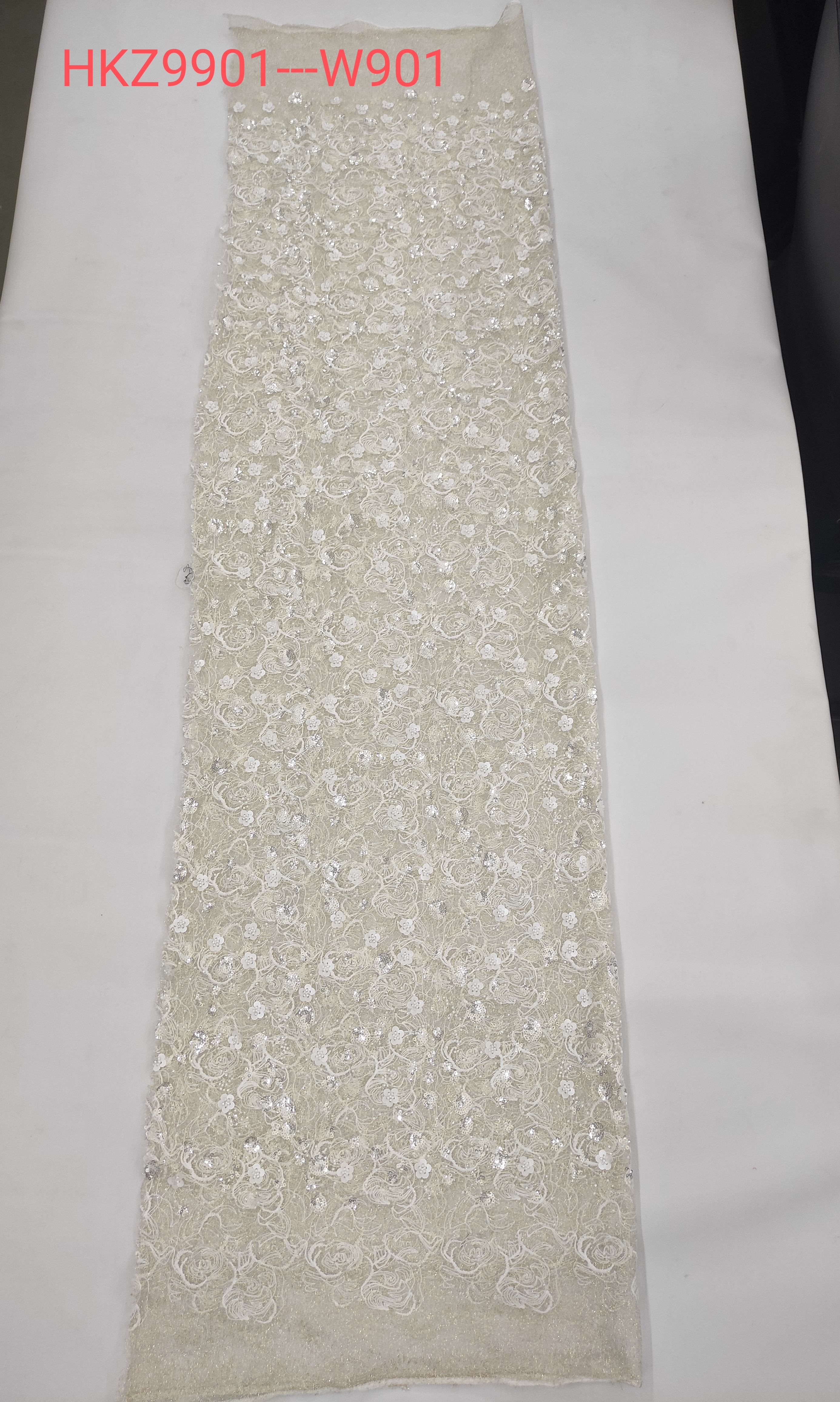 Flower Pattern With Golden Silk Thread And Sequins Embroidery Fabric HKZ9901  sequins embroidery factory