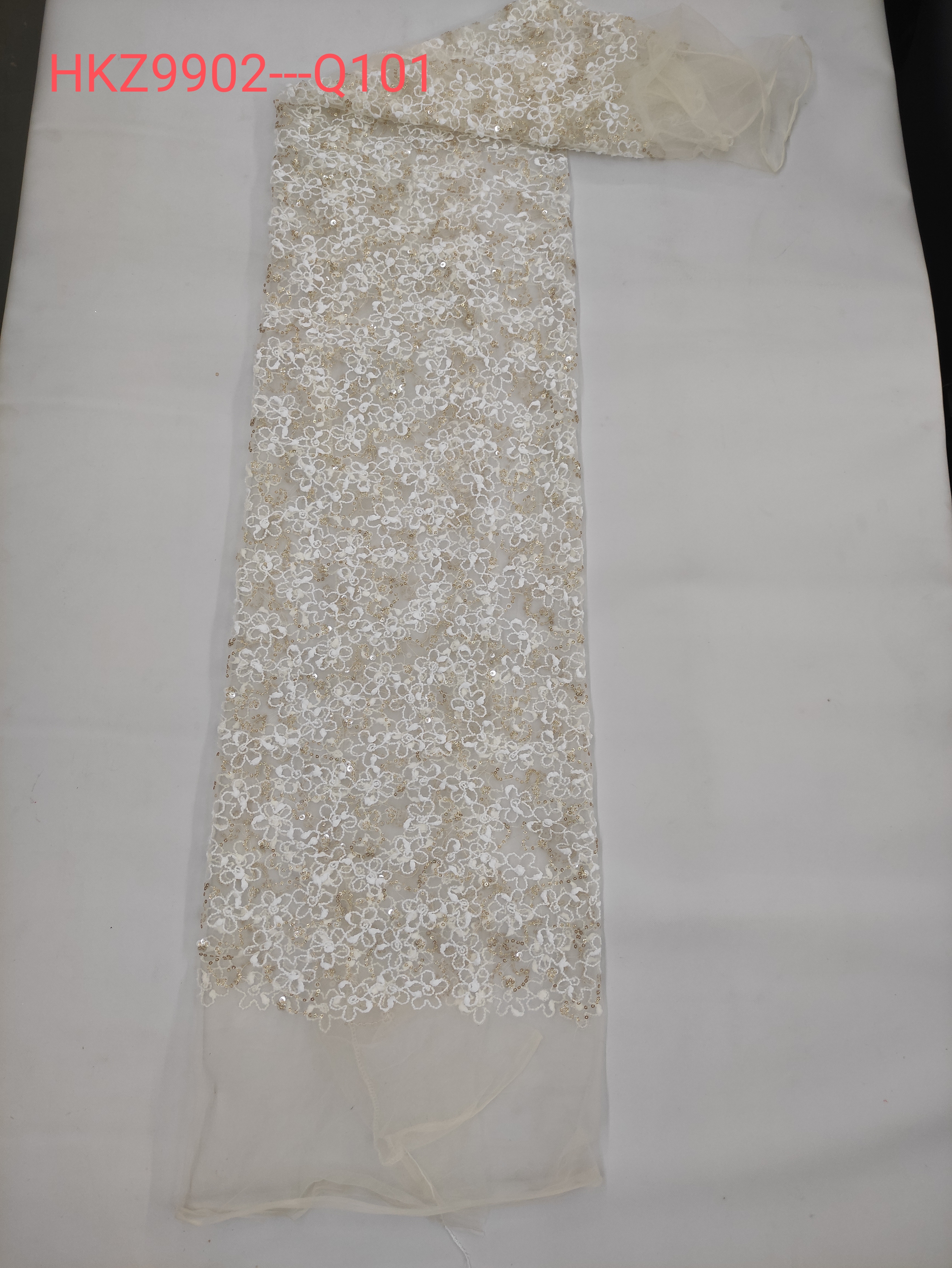 Beautiful Embroidery With White Flower Pattern And Sequins Embroidery Fabric HKZ9902  sequins embroidery factory