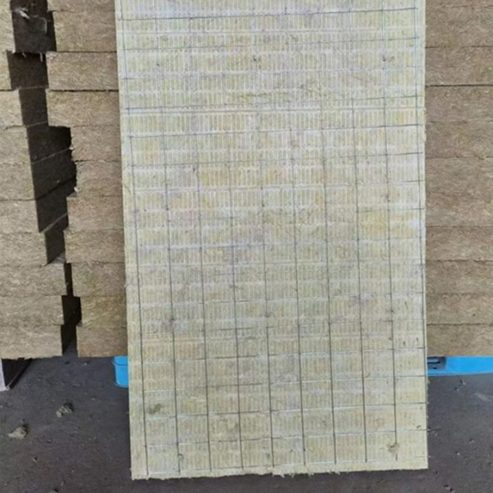 OEM material wire mesh 50-200kg 50-180mm thickness roof thermal insulation rock wool panel   