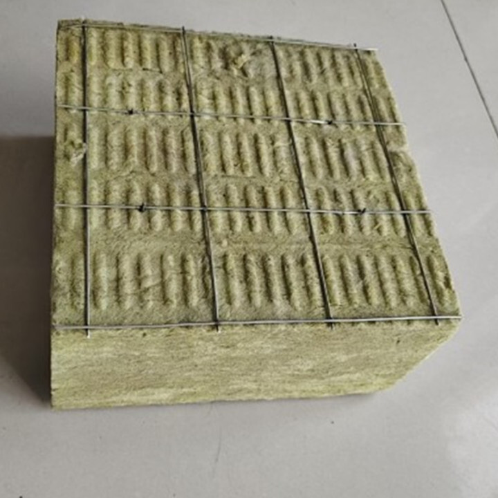 OEM material wire mesh 50-200kg 50-180mm thickness roof thermal insulation rock wool panel   