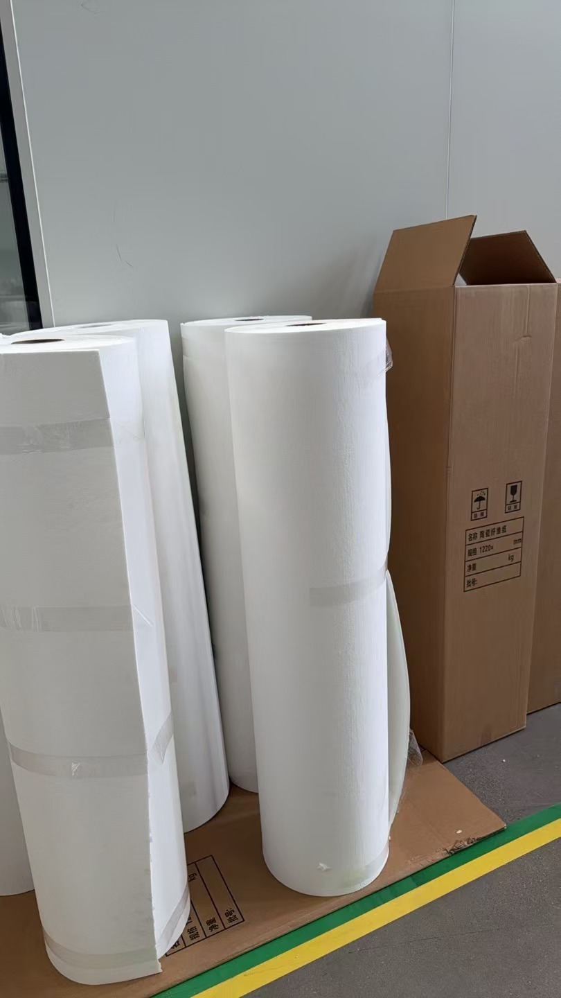 ceramic fiber paper rolls are ready for overseas shipping