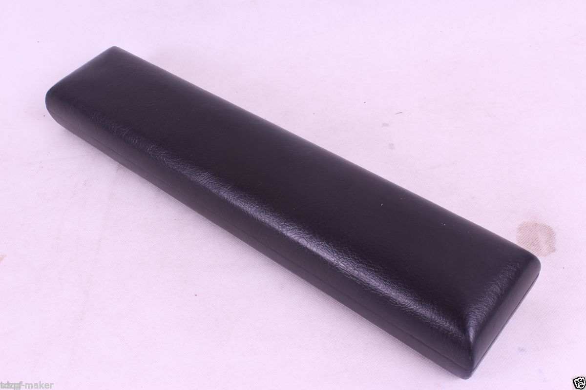 thumbnail image 2 of Yinfente 17 Hole B Foot Flute Case Solid Wood Hard Shell 2 of 10