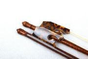 Yinfente 4/4 Cello Bow Baroque Style Letterwood Natural Shell Frog Horse Hair