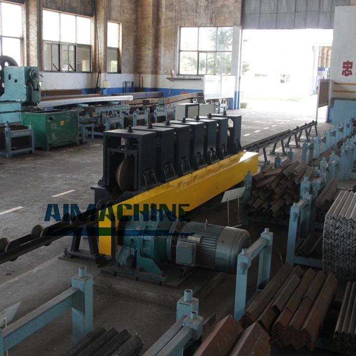 angle steel straightening machine