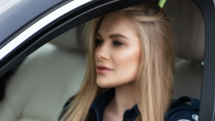 Why Electronic Rear View Mirrors Are Essential for Modern Vehicles