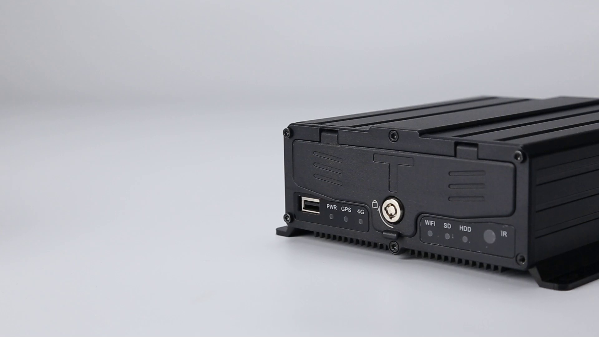 4-Channel Vehicle HDD Recorder Dual-Bay Storage (SSD+HDD) 1080P HD Synchronous Recording Multi-Interface Integration (ADAS/GPS)