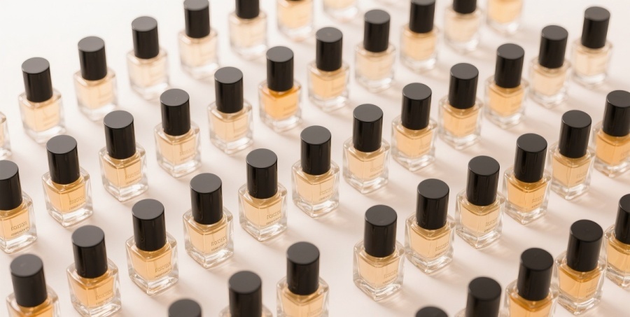 Choosing the Right Perfume Bottle Material: A Complete Guide for Brand Success
