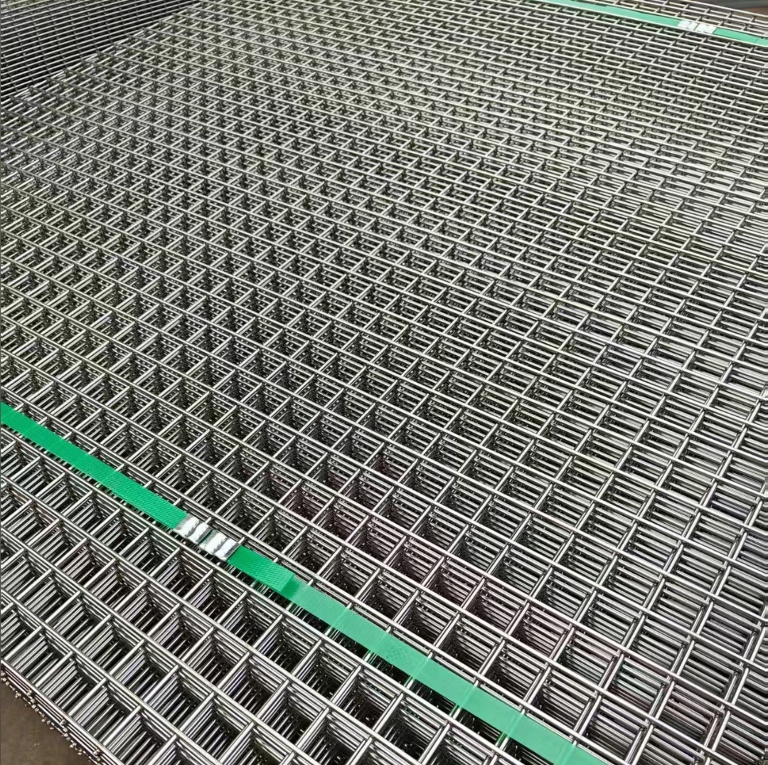 Construction Welded wire mesh, fence welded wire mesh manufacturer