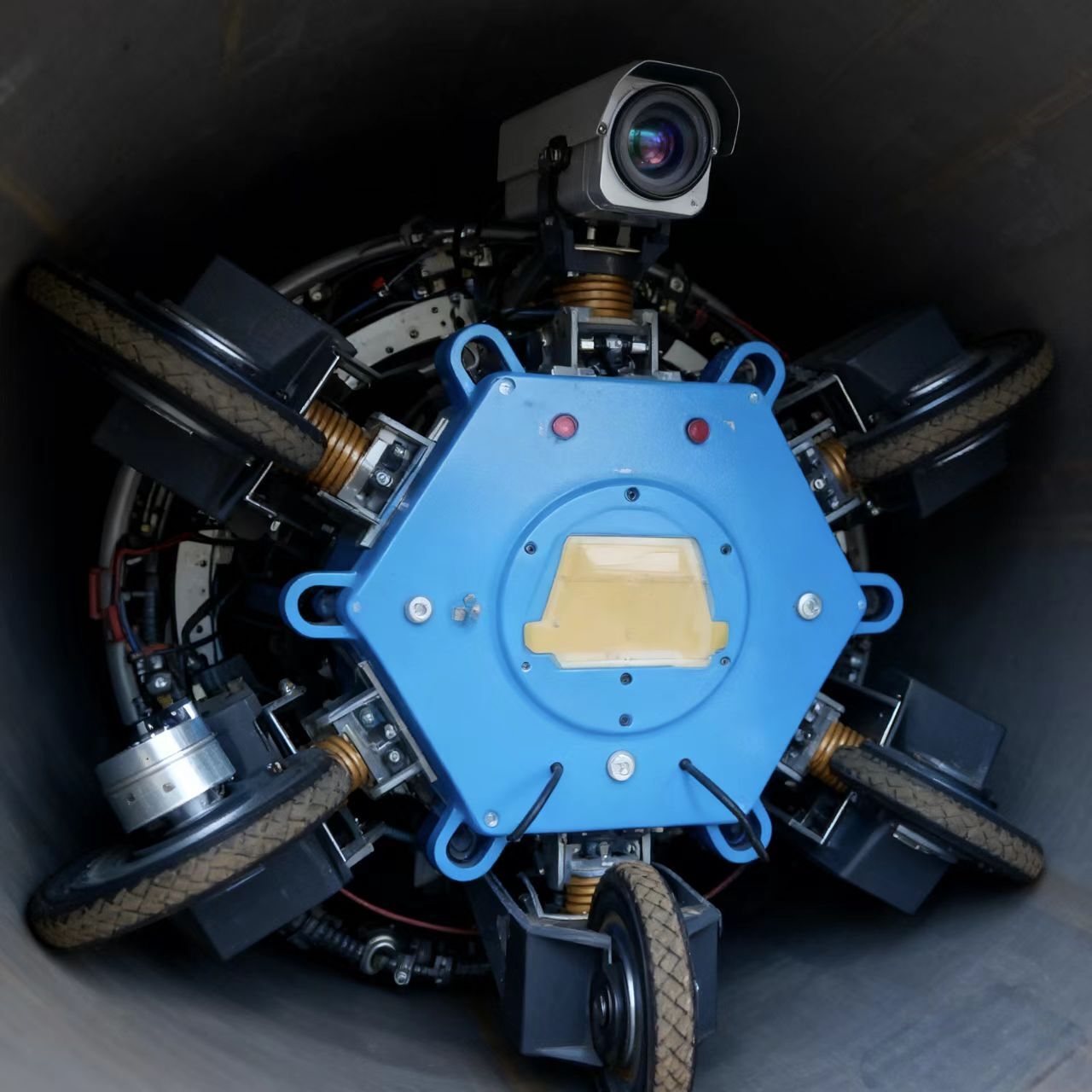 Small-Diameter Oil and Gas Pipeline Eddy Current Internal Inspection Robot