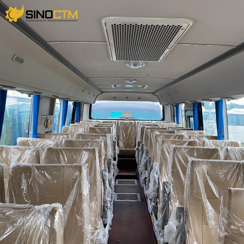New 65 Seats Luxury Coach Bus with Diesel Fuel Automatic Transmission Euro 3 Emission Standard 