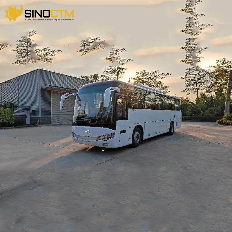 New 65 Seats Luxury Coach Bus with Diesel Fuel Automatic Transmission Euro 3 Emission Standard 