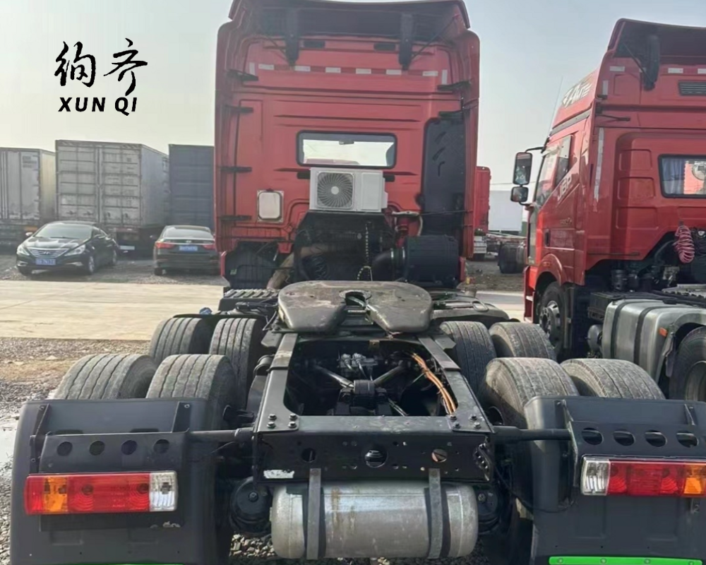 China Jiefang FAW JH6 6X4 TRACTOR TRUCK HIGH ROOF 420HP J5P J6P 4X2 6X4 TOW HEAD TRUCK