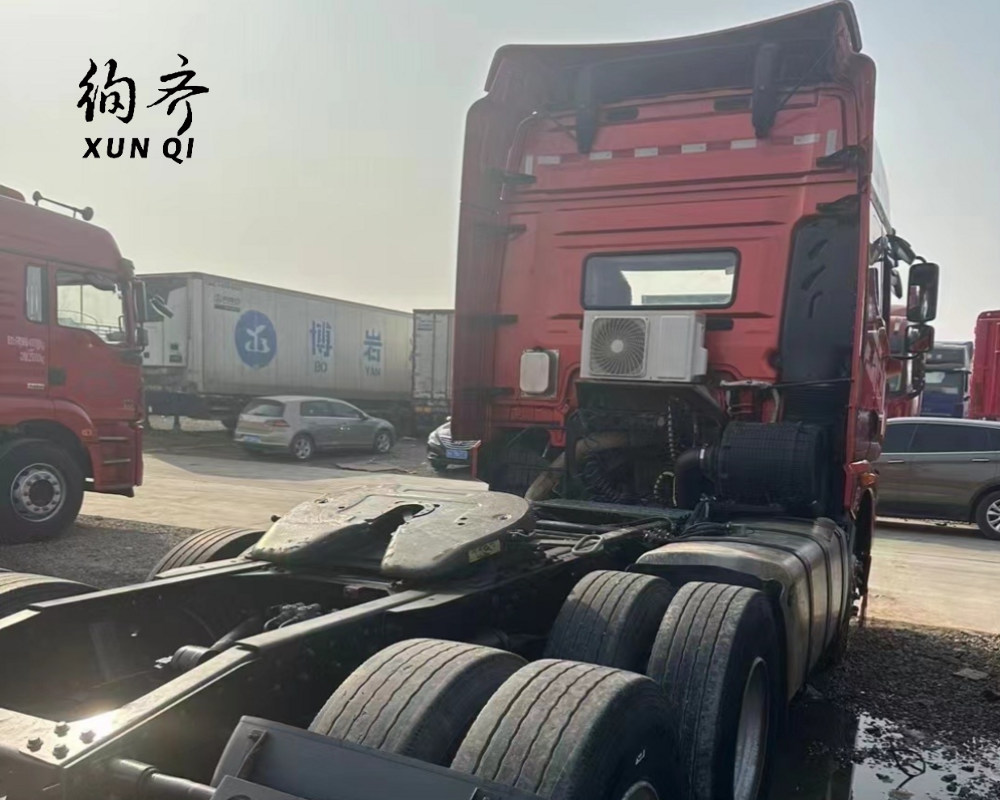 China Jiefang FAW JH6 6X4 TRACTOR TRUCK HIGH ROOF 420HP J5P J6P 4X2 6X4 TOW HEAD TRUCK