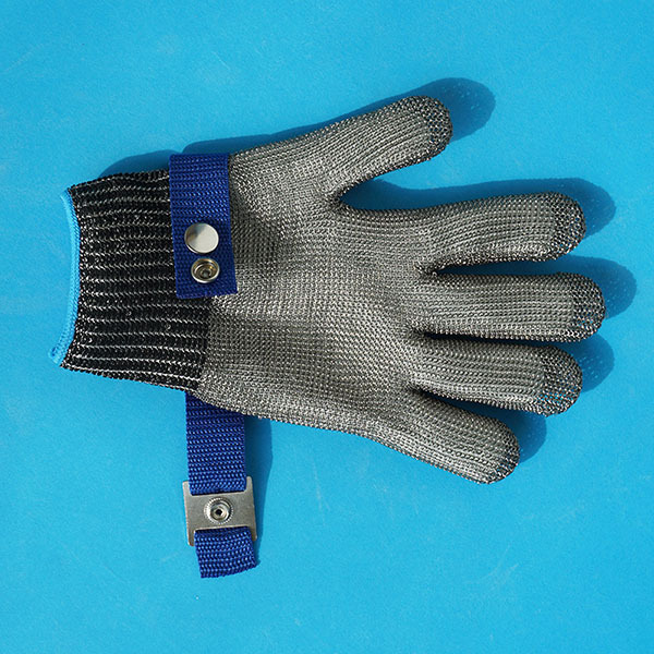 Steel Gloves for Cutting and Durability for Professional Chefs