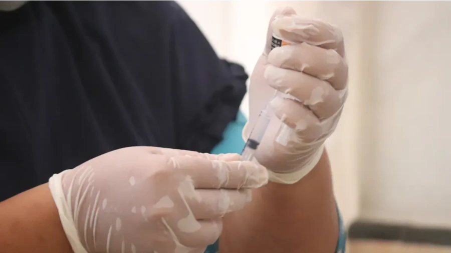 Why Needle Resistant Gloves Are Essential in Healthcare