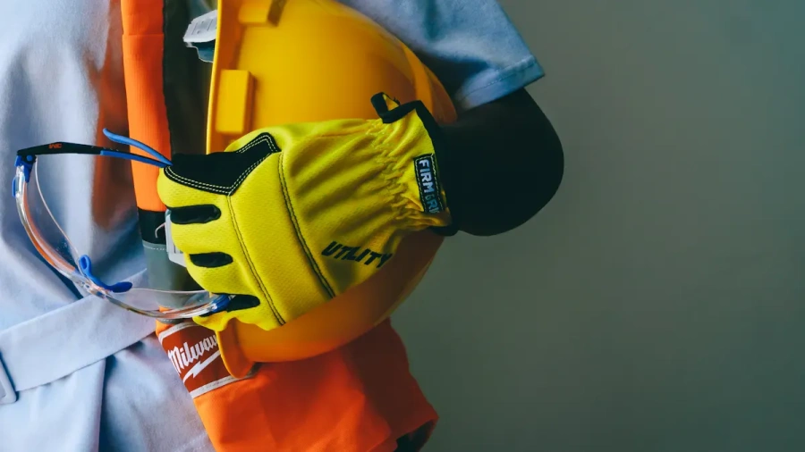 Essential Features to Consider for Chemical and Cut Resistant Gloves