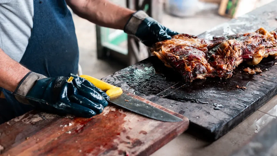 What to Look for in Stainless Steel Butcher Gloves for Professionals