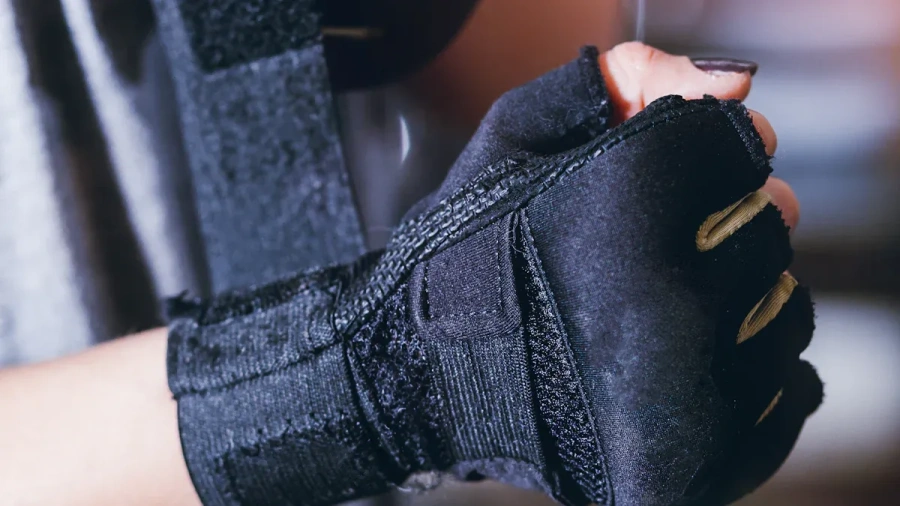 Why Fingerless Cut Resistant Gloves Are a Game Changer