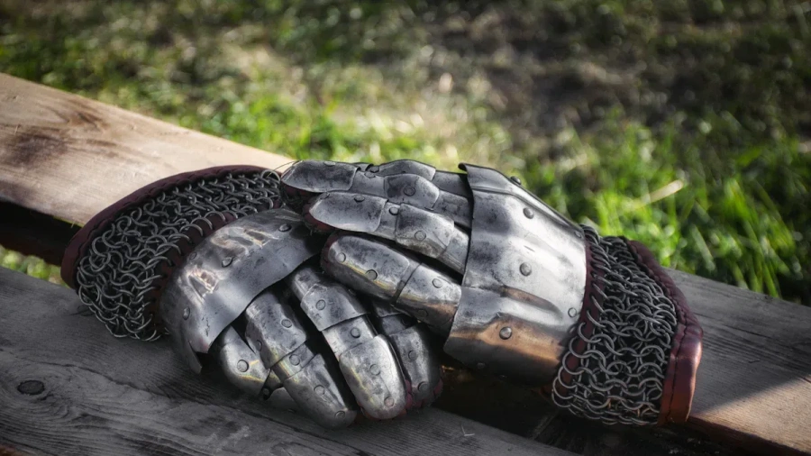 Why Every Food Handler Needs Stainless Steel Mesh Gloves Today