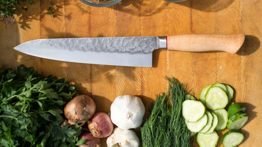 Evaluating the Best Gloves for Cutting Food Efficiently