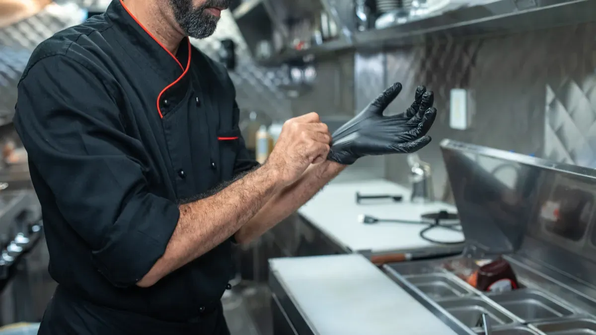 How Steel Gloves for Cutting Protect Chefs from Injuries