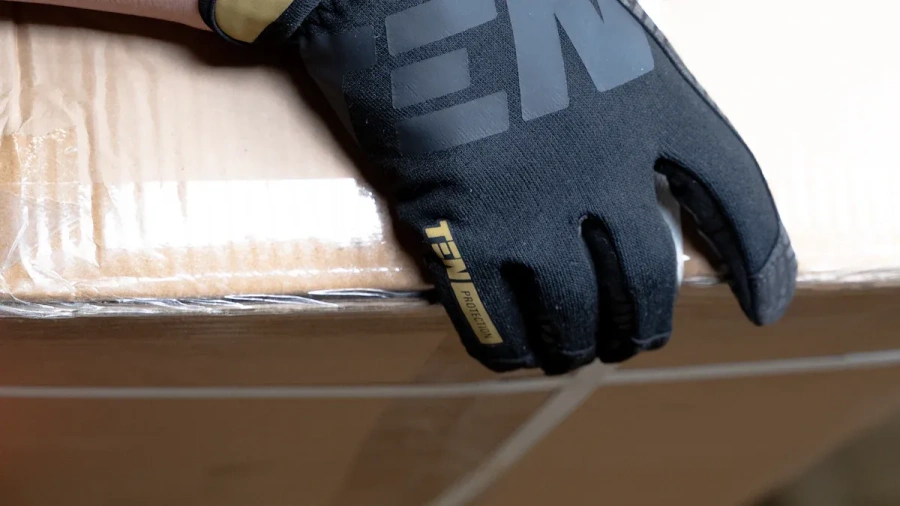 Glass Proof Gloves That Combine Safety and Comfort
