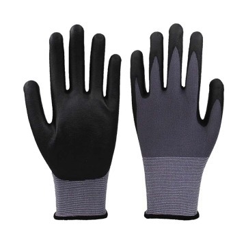 How Do Freezer Gloves With Grip Ensure Maximum Protection