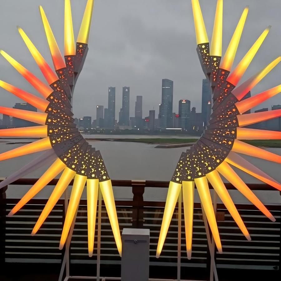 PE Rotomolded Outdoor Magic Glowing Wings