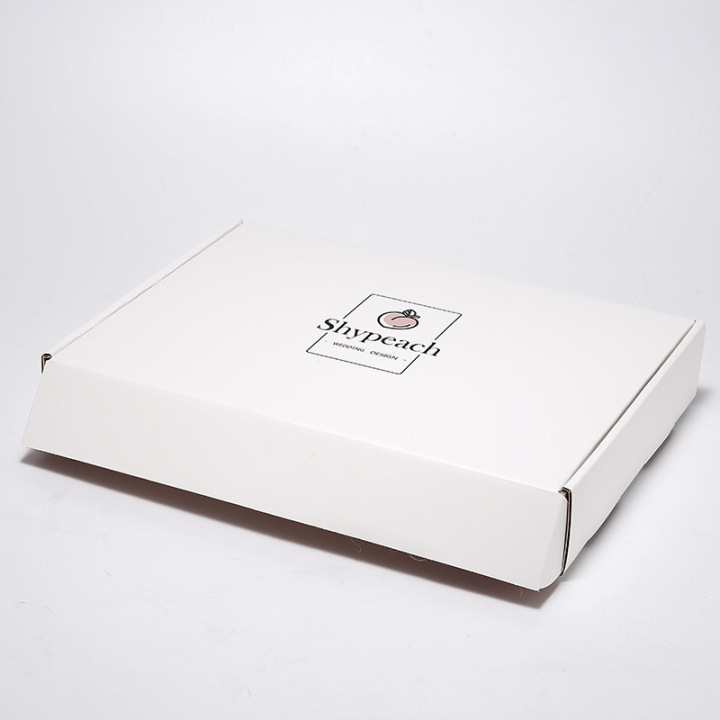 White Apparel Shipping Boxes | FASHION-TREND Branded Mailers for Ecommerce 