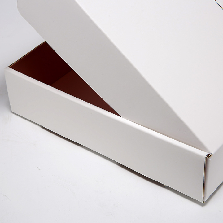 White Apparel Shipping Boxes | FASHION-TREND Branded Mailers for Ecommerce 