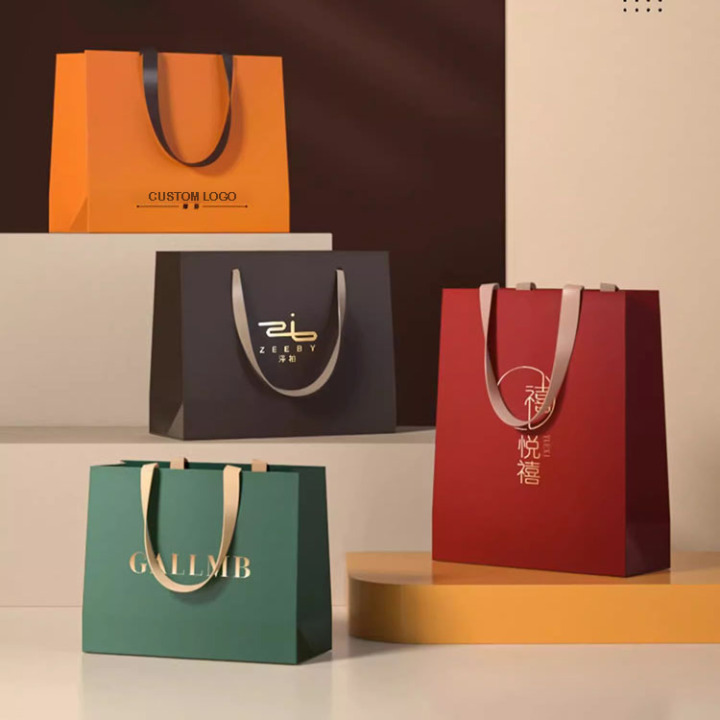 Wholesale Recyclable Luxury Paper Shopping Bags with Printed Logo 