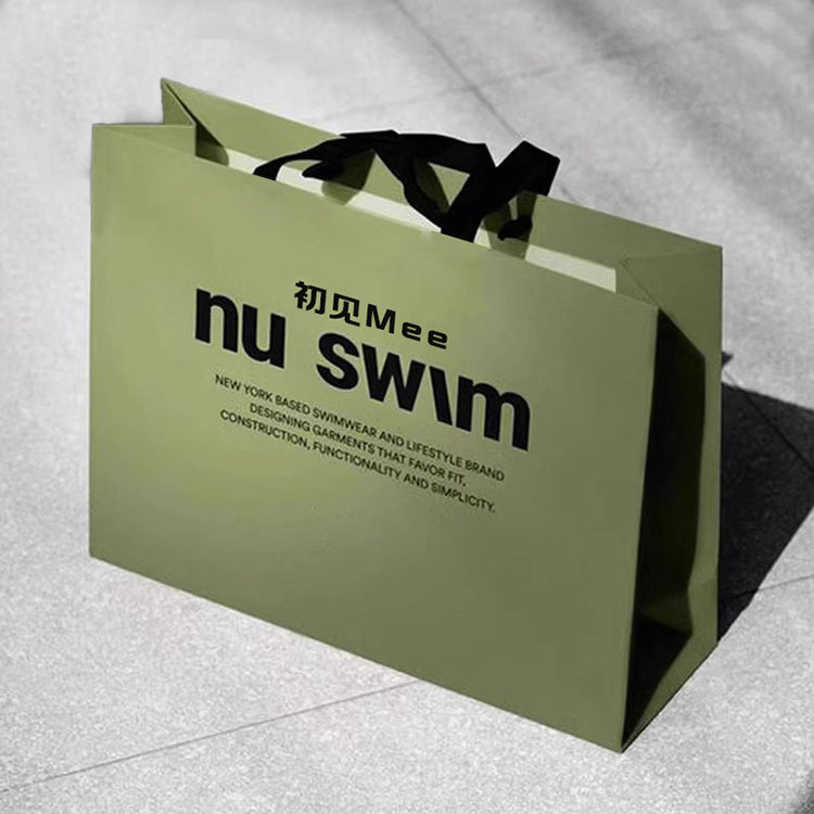 Designer Green Paper Bag - Luxury Deep Emerald Shopping Tote for Boutiques & Gifts 