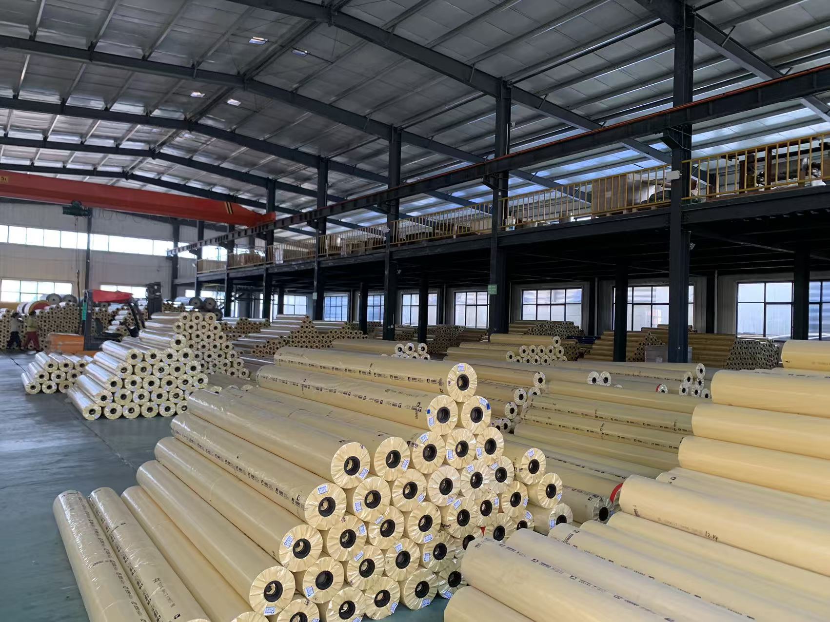 High-quality PVC tarpaulins are sold directly from the factory to reduce costs PVC tarpaulin sun-proof and waterproof 