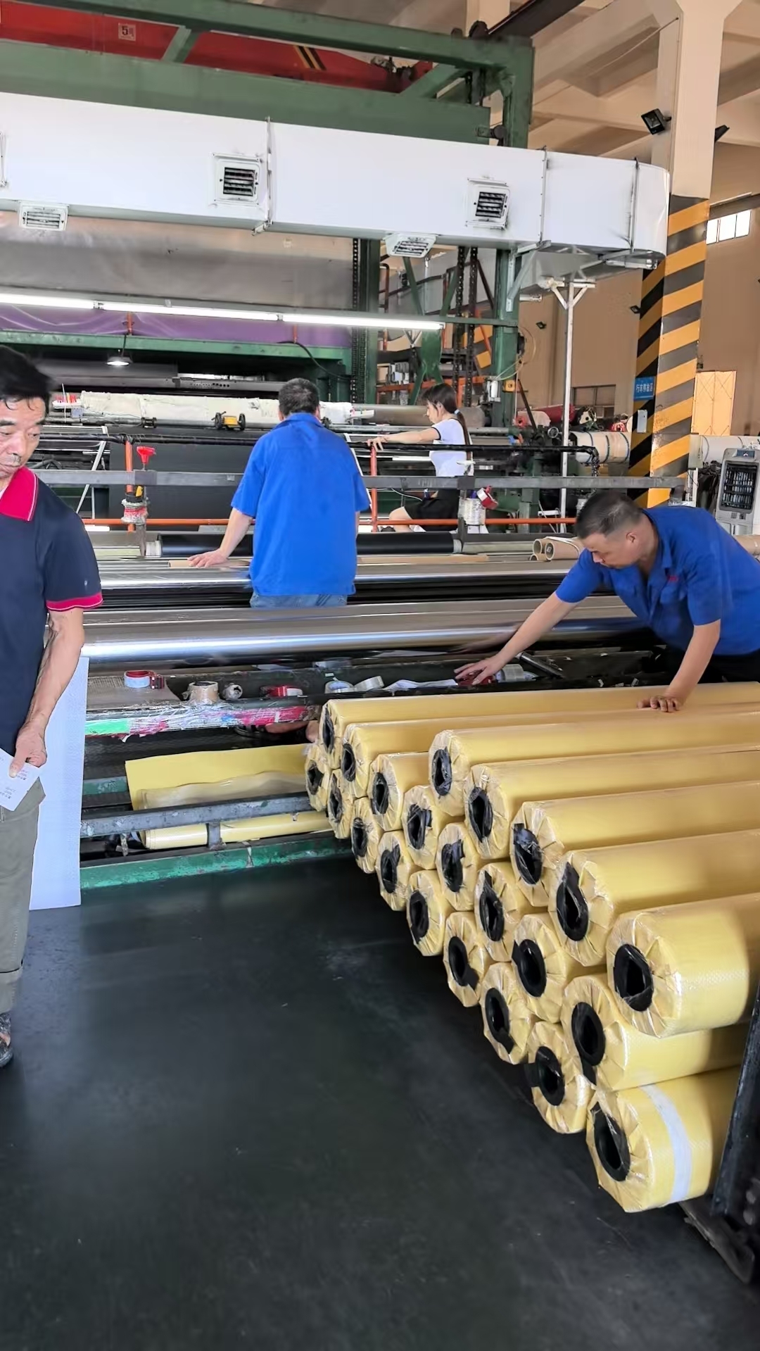 Waterproof, rainproof and UV-resistant PVC tarpaulin fabric pvc tarpaulin roll for manufacture  outdoor PVC tarpaulin