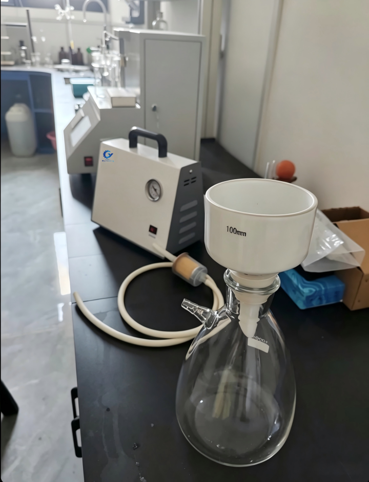 Laboratory-Grade Oil-free diaphragm vacuum pump, vacuum filtration laboratory small miniature air pump, quiet operation Laboratory-Grade Oil-free diaphragm vacuum pump, vacuum filtration laboratory small miniature air pump, quiet operation Oil-free diaphragm vacuum pump
