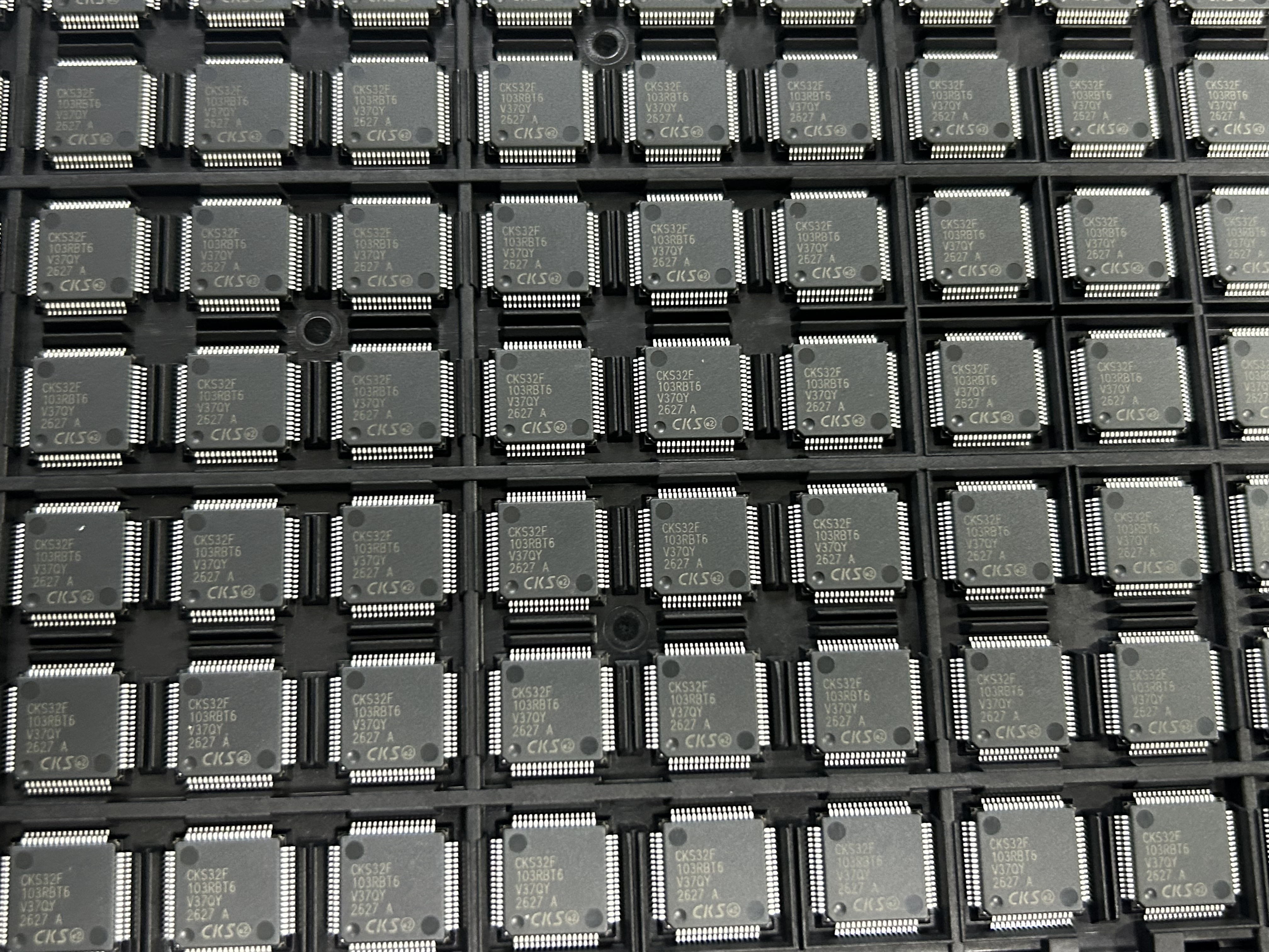 The CKS32F103RBT6 Guide: Pin-to-Pin STM32F103 Replacement, 72MHz Cortex-M3, LQFP-64 CKS32F103RBT6,STM32F103 replacement,Cortex-M3 MCU,LQFP-64 MCU,pin-to-pin compatible,low power MCU,industrial microcontroller