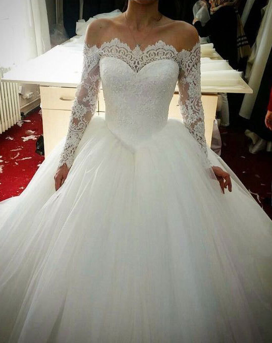 Charming Ball Gown White Wedding Dress With Long Sleeves Lace Appliques