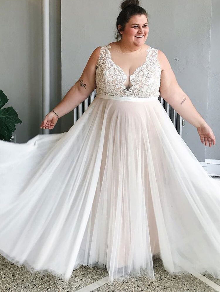 Plus Size Sheer Neck Tulle Wedding Dresses Bridal Gowns with Appliques Lace