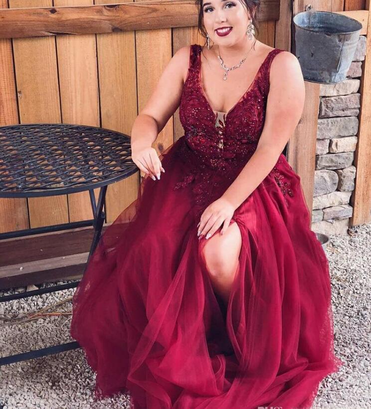 Plus Size Burgundy Tulle Prom Dresses with Lace Appliques