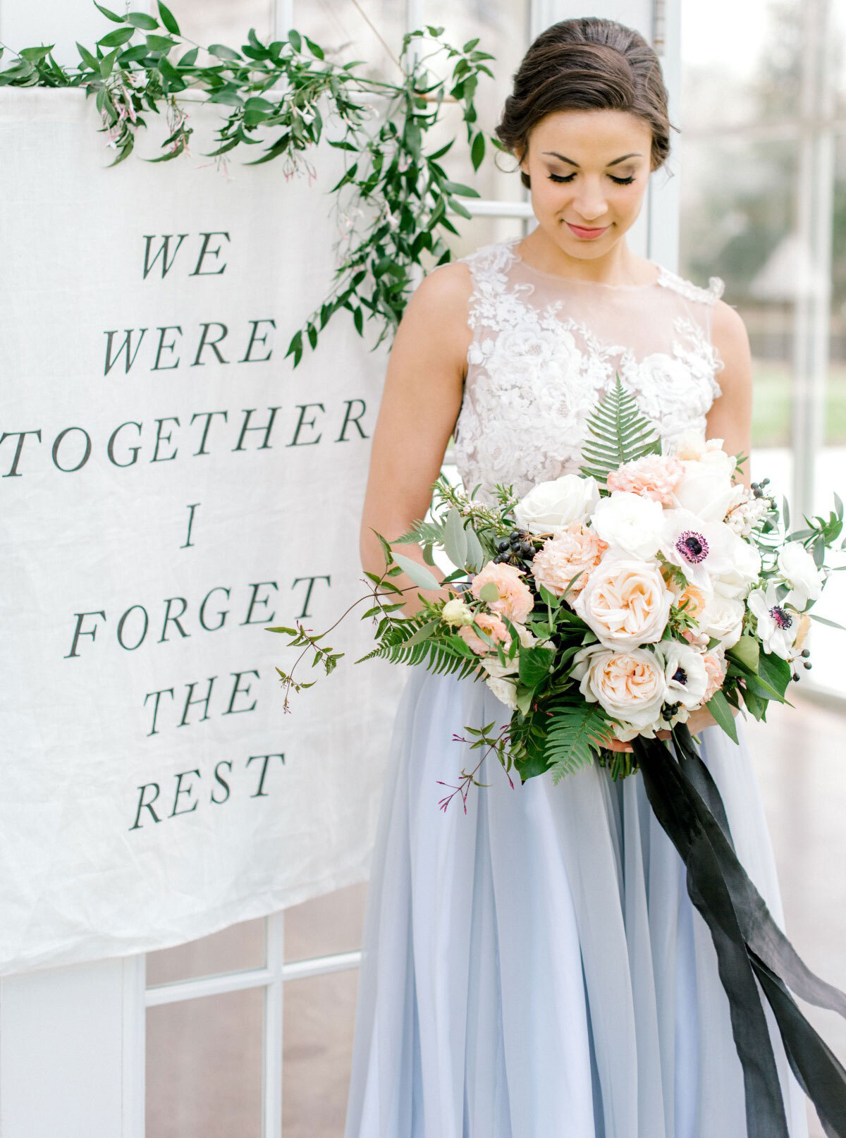 Sexy Backless Blue Wedding Dresses Top with Appliques