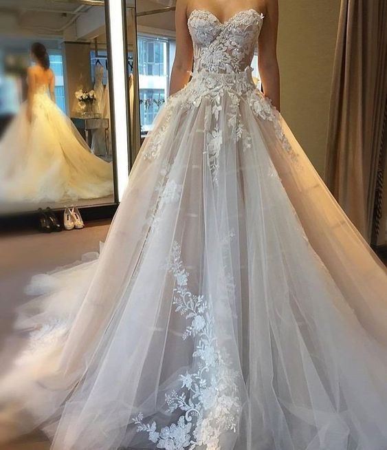Sweetheart Tulle Wedding Dresses Bridal Gown with Appliques Flowers