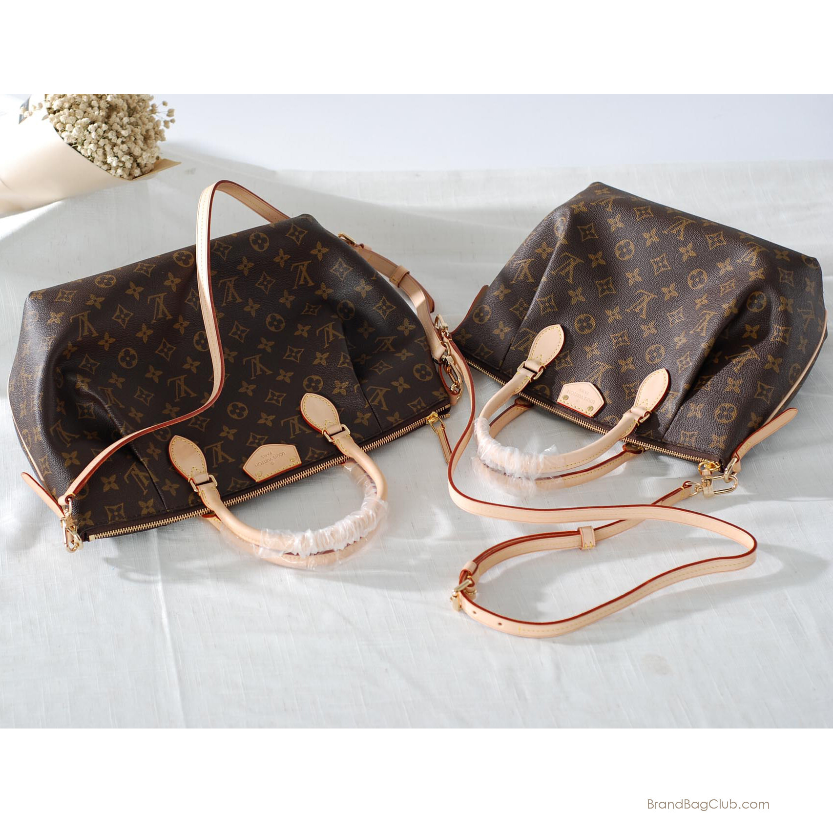 Printed Louis Vuitton dual zipper bags at Rs 1100/piece in Balotra | ID:  26450719455