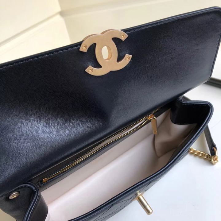 Coco Chanel Knockoff Handbags | Paul Smith