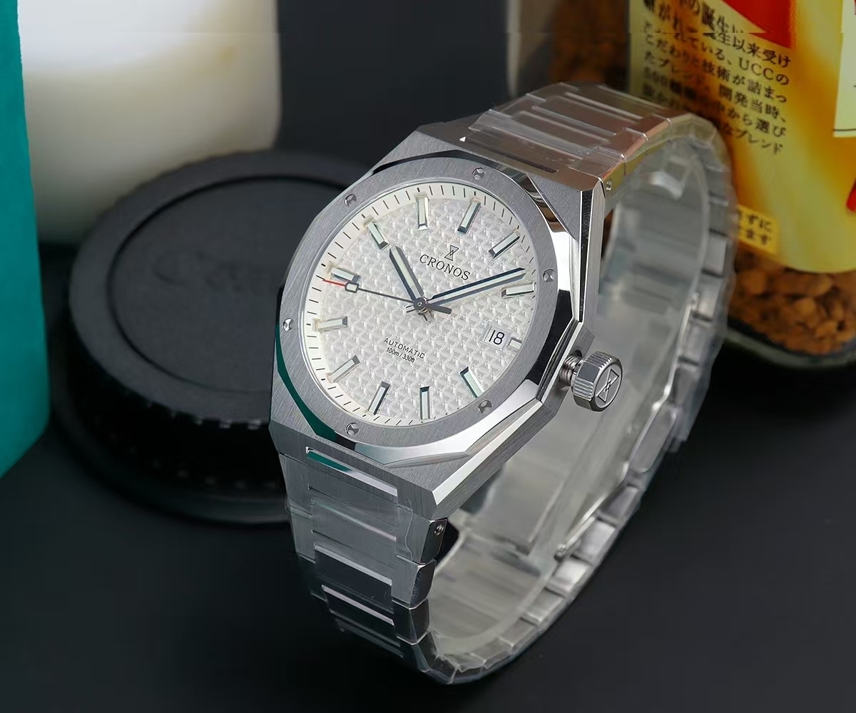 Cronos Luxury Men Watch 39mm Skyline Transparent Caseback