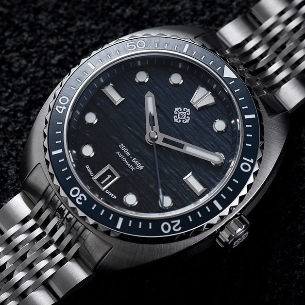 IXDAO stainless steel turtle diver wave dial NH35 movement watch