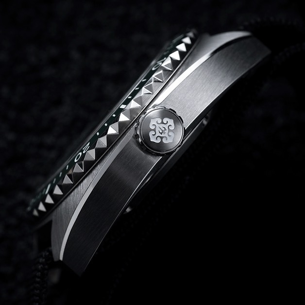 IXDAO stainless steel turtle diver wave dial NH35 movement watch